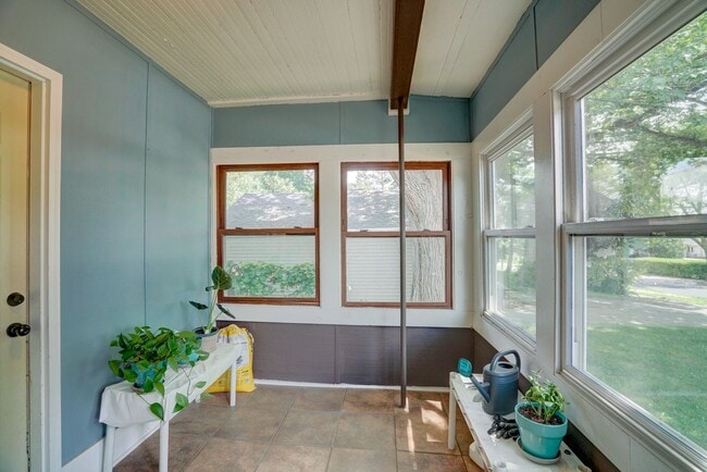 Photo - 1606 Steensland Dr