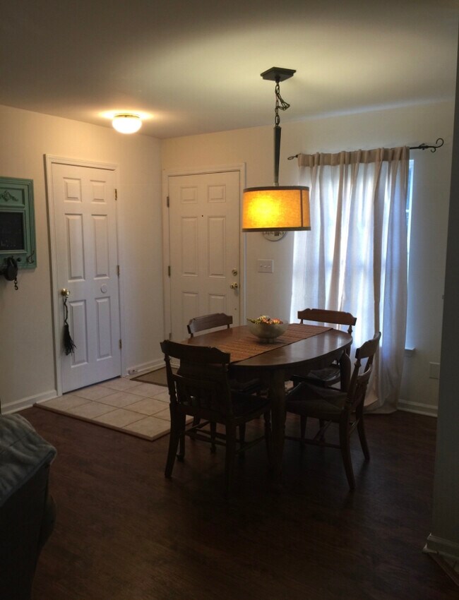 Photo - 3040 Barrymore St