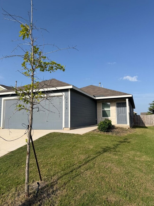Building Photo - Beautiful VIDA Home Available Now – 2 Weeks FREE Rent!