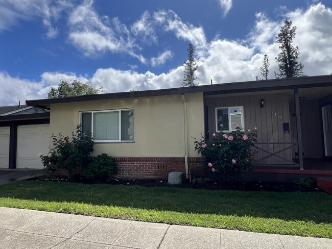 Building Photo - 1110 Oliver St