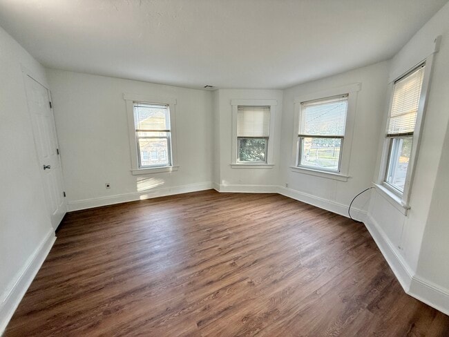 Photo - 30 Walter Hammond Pl Unit #2