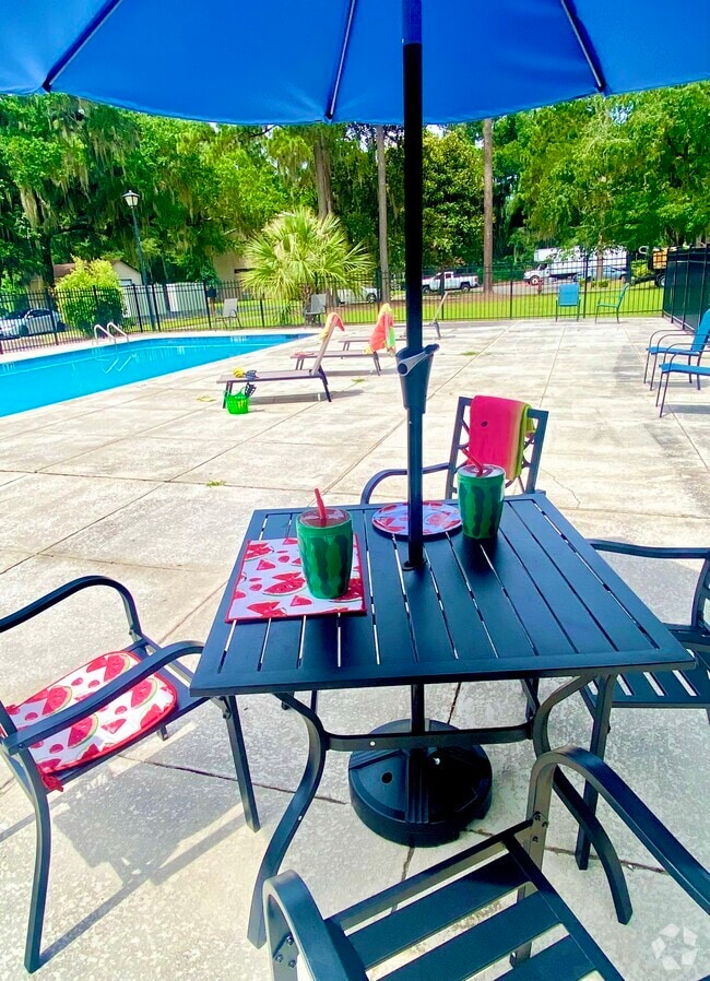 Pool table - Residences at Port Royal Rental