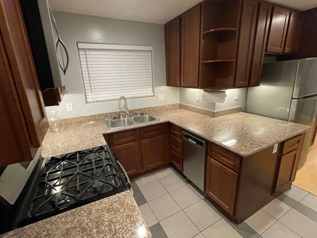 Vista de la cocina A - 4844 Daisy St Unidad #A