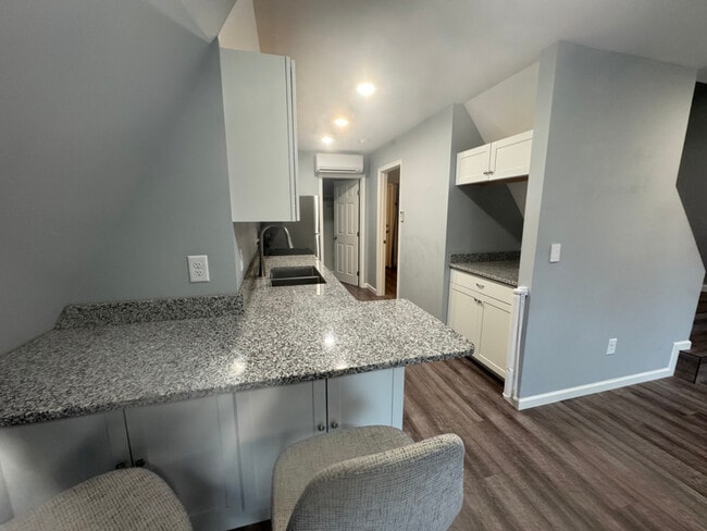 Photo - 351 Valley View Cir SE