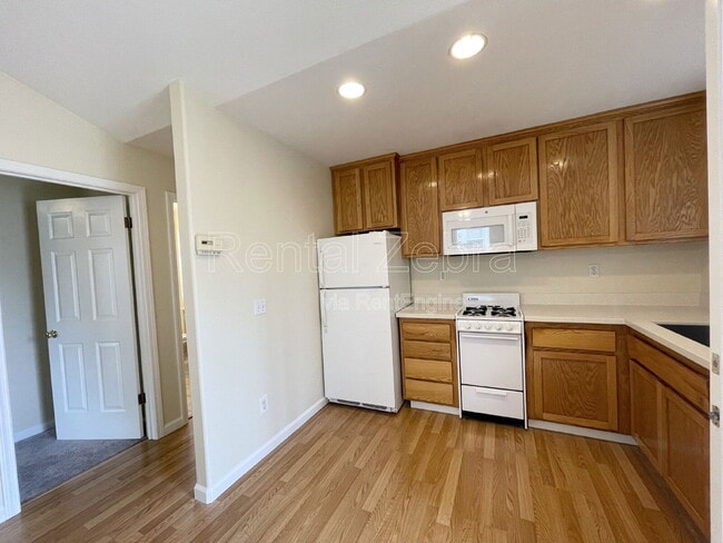 Photo - 2062 Red Oak Cir