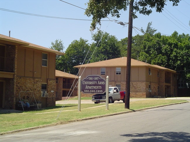 Z-Forest Hill 2nd Street - Z-Forest Hill 2nd Street Apartments