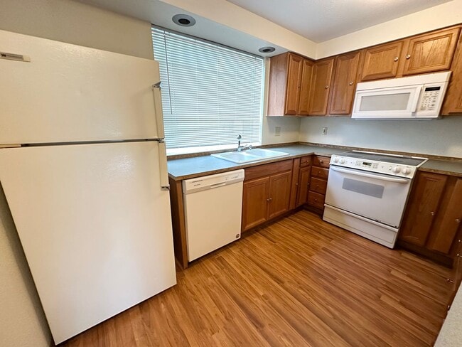 Photo - Ideal 2 Bedroom 2 Bathroom Lower Level Unit - Backs to Beautiful Greenspace!