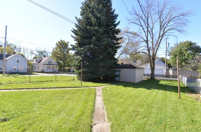 Back Yard - 1106 David St Unit Upper