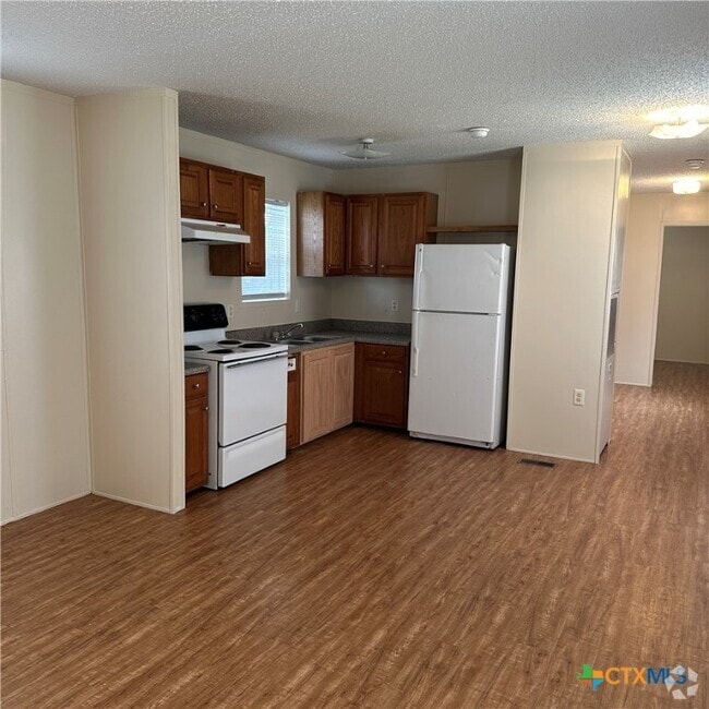 Building Photo - 1323 Harris Hill Rd Rental