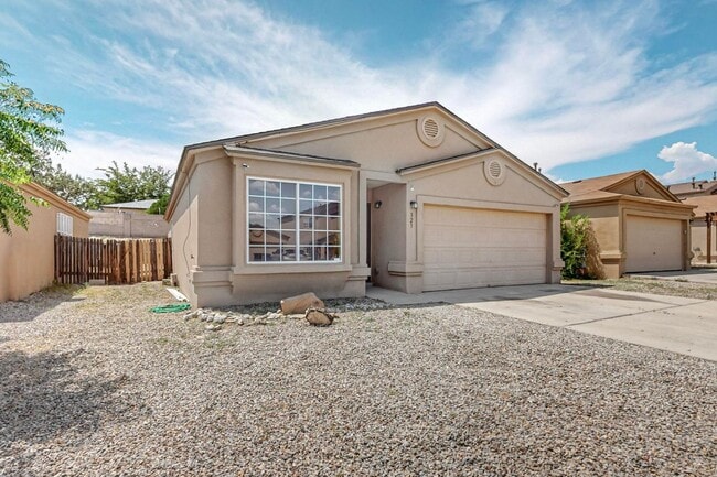 Building Photo - Southwest 3 Bedroom 2 Bath with 2 car Ga... Rental