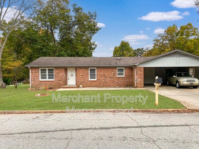 Photo - 104 Lora Ln