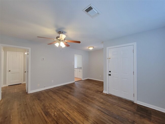 Photo - 12422 Mylla St