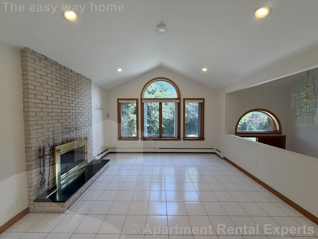 116 Grover Rd