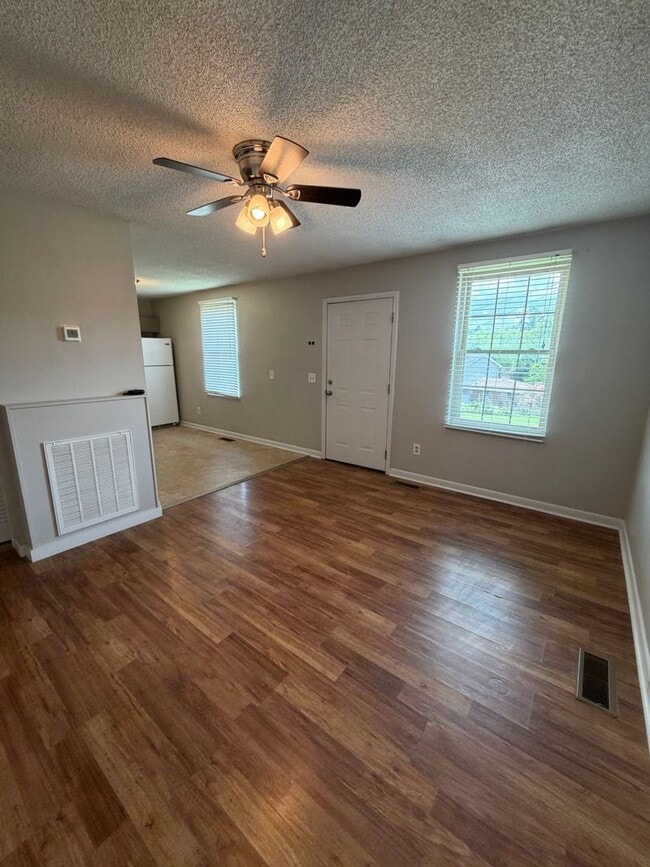 Photo - 212 Jay Dr Unit A