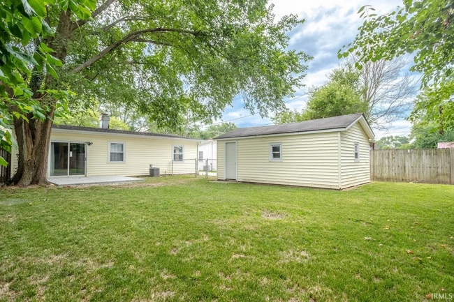 Photo - 2516 Oxford St