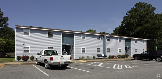 Building Photo - Dwell in Hilltop Rental