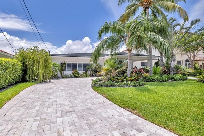 Photo - 2005 N Riverside Dr