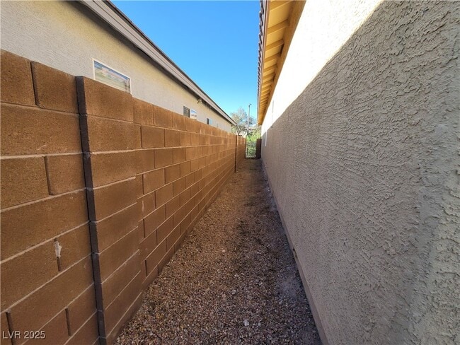 Building Photo - 9338 Wilderness Glen Ave Rental