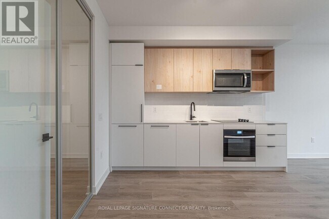 Photo - 1185 Dupont St Unit 718