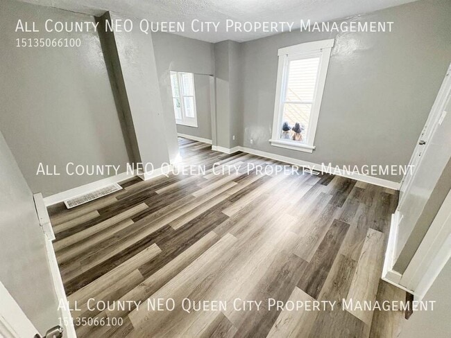 Photo - 212 Nassau St