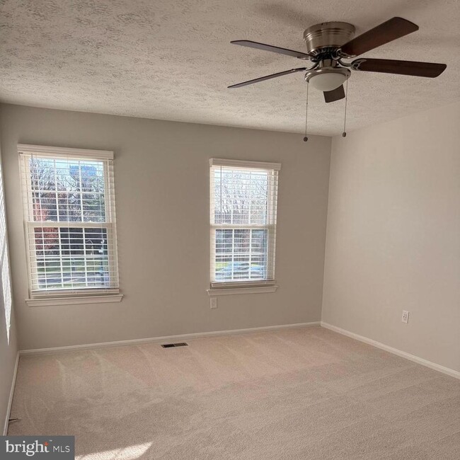 Photo - 2401 W Rosecroft Village Cir