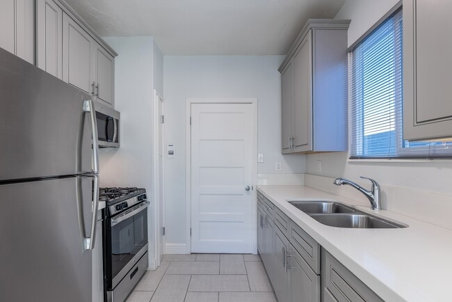 Photo - The Maxwell Apartments