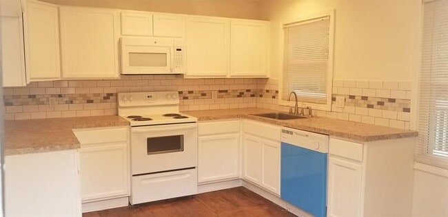 Photo - 2163 Rexford Dr