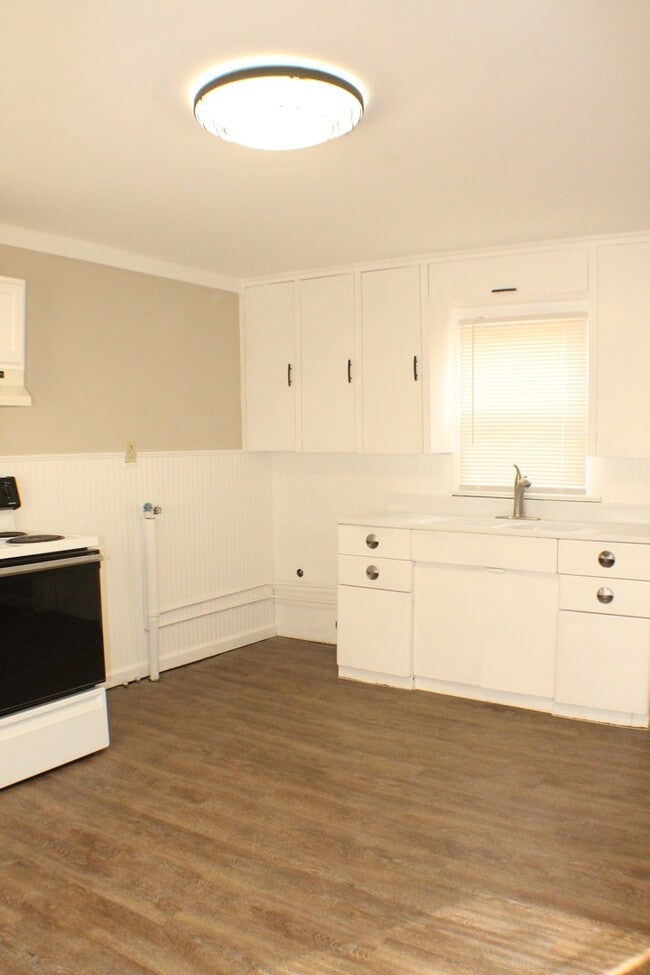 Photo - Adorable 2 bedroom 1 bath Broken Arrow Home, Close to the Rose District!