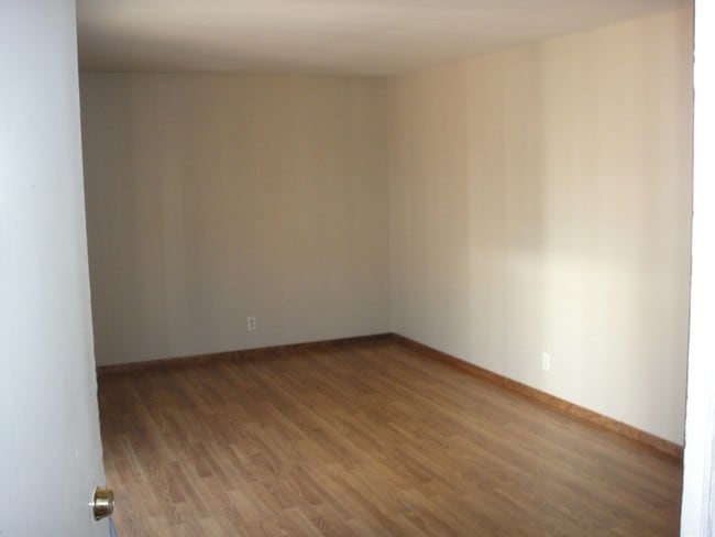 Living Room - 206 Broadway St Unit C