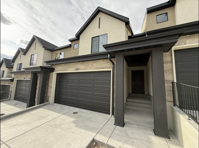 Photo - 222 Glencoe Dr