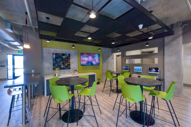 Lofts at Monroe Apartments | Jacksonville, FL | Internet Cafe