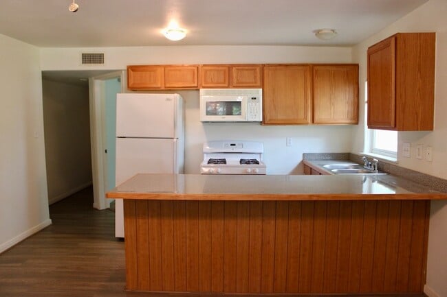 Photo - 219 W 5th St