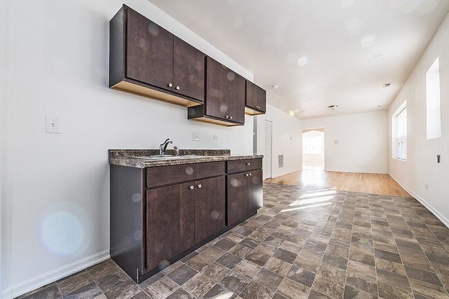 Photo - 7938 S Hermitage