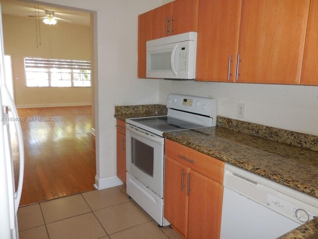 Photo - 9725 Bay Harbor Terrace Unidad 22