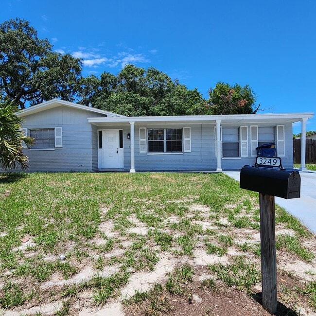 Building Photo - 3/2 Corner Lot Home