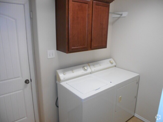 Building Photo - Unique Design In Quincy Park Southwest Lub... Rental