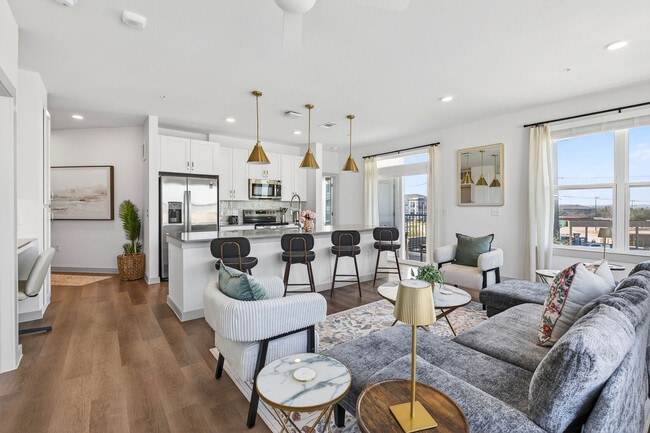 Photo - 1301 Leah Ave Unidad SI FL1-ID1499100P