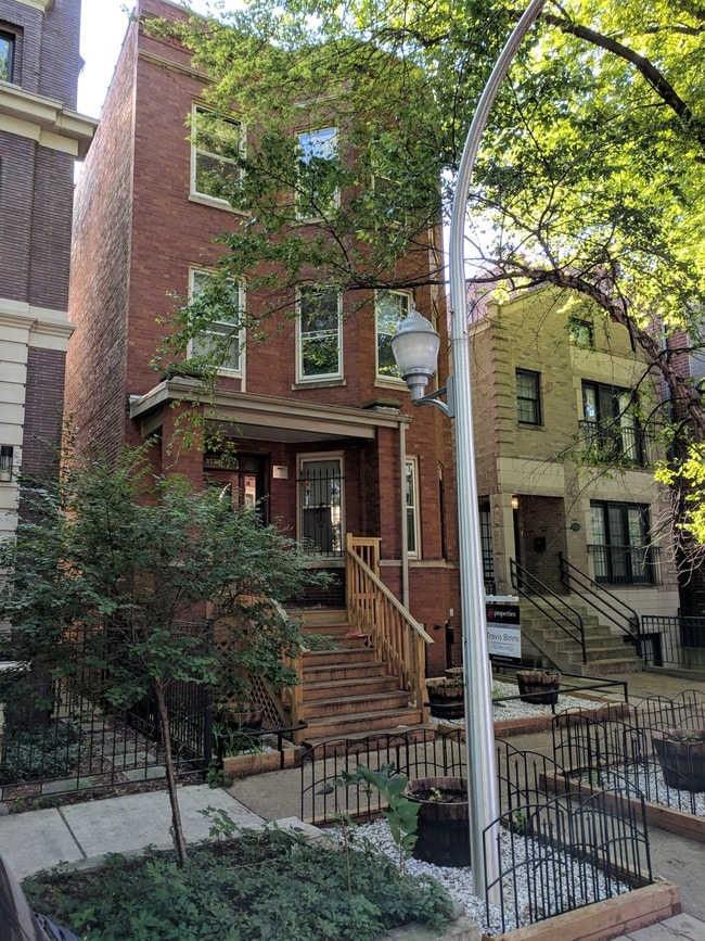 Building Photo - 3733 N Greenview Ave Unit 3