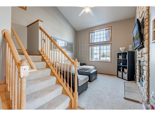 Photo - 7634 Lachman Ave NE