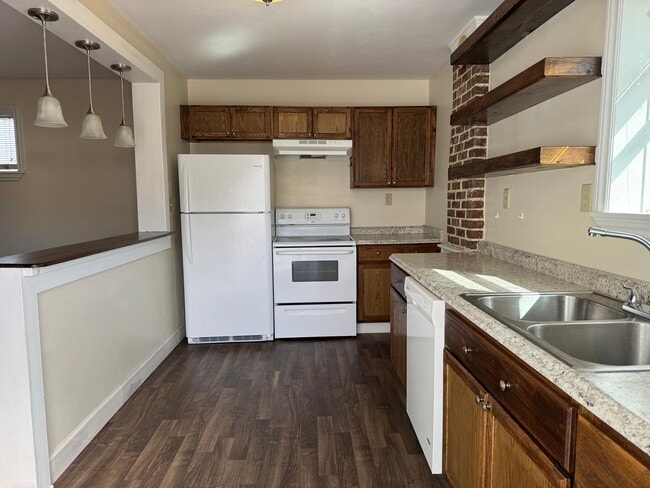 Building Photo - 414 E 2nd St Unit 3 Rental