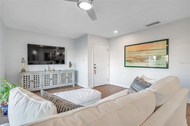 Photo - 4728 Beach Dr SE Unit A