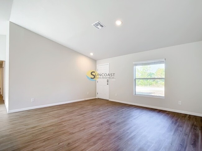 Building Photo - 10466 Carnegie Ave Rental