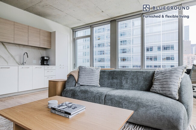 Photo - 165 N Desplaines St Unit FL10-ID1139