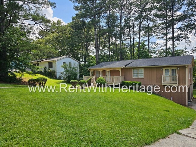 Building Photo - GREAT HOME / 3 BEDROOMS AND BONUS ROOM / GREAT LOCATION /  PRIVATE FENCED YARD