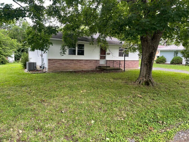 Building Photo - 582 E Lebanon St Rental