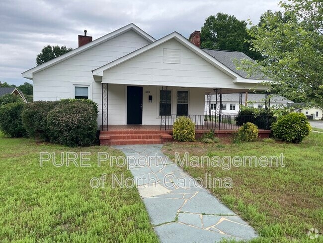 Building Photo - 1103 Jackson St Rental