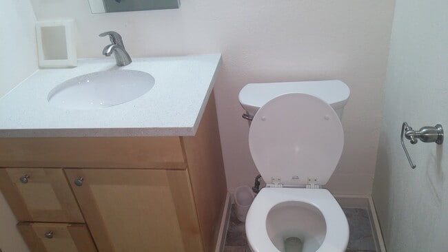 622 Nickey Way Unit Lower