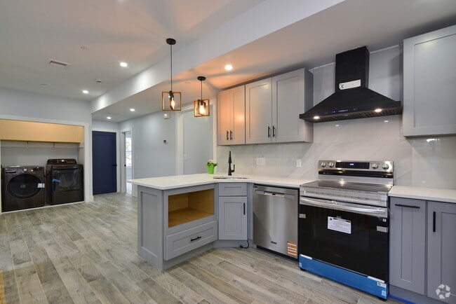 Building Photo - 116 Evans St Rental