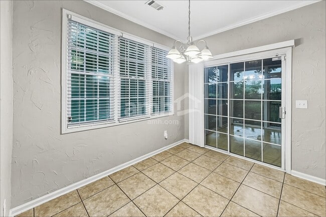 Photo - 960 Fountain Glen Dr
