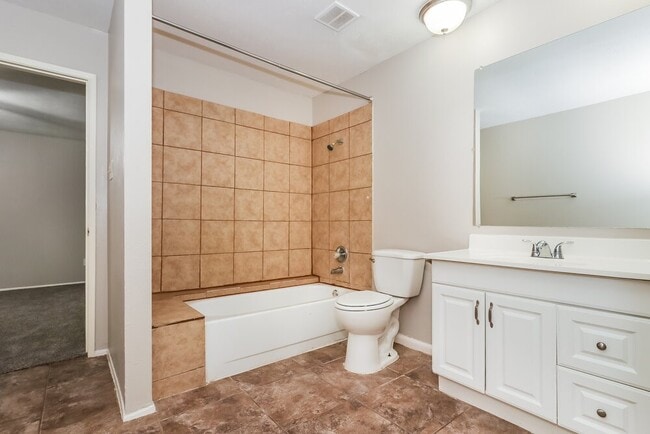 Photo - 15614 Mendocino Dr